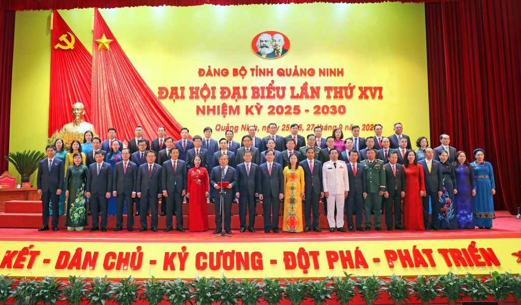 Ban Chấp hành Đảng bộ tỉnh khóa XVI, nhiệm kỳ 2025-2030 ra mắt Đại hội