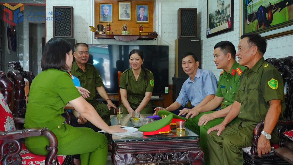 Ảnh với chú thích