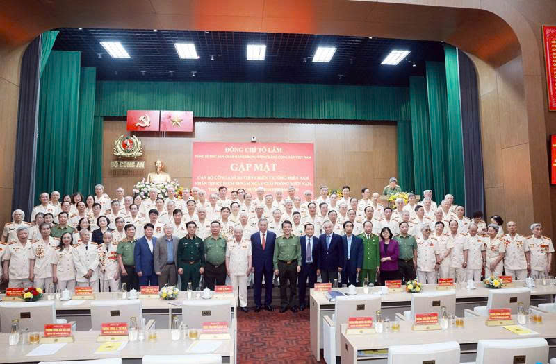 Ảnh với chú thích