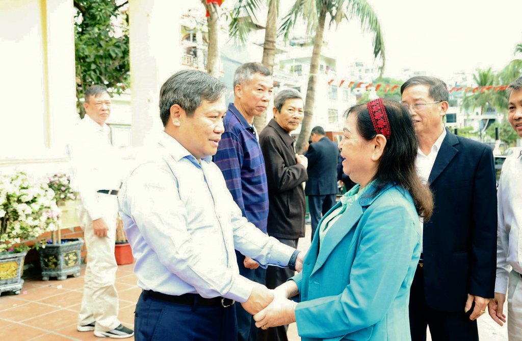Ảnh với chú thích