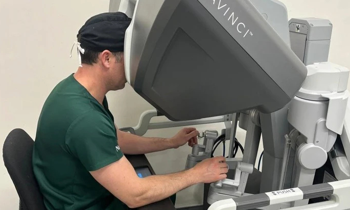 Lần đầu tiên phẫu thuật lấy thận từ người hiến tặng bằng robot