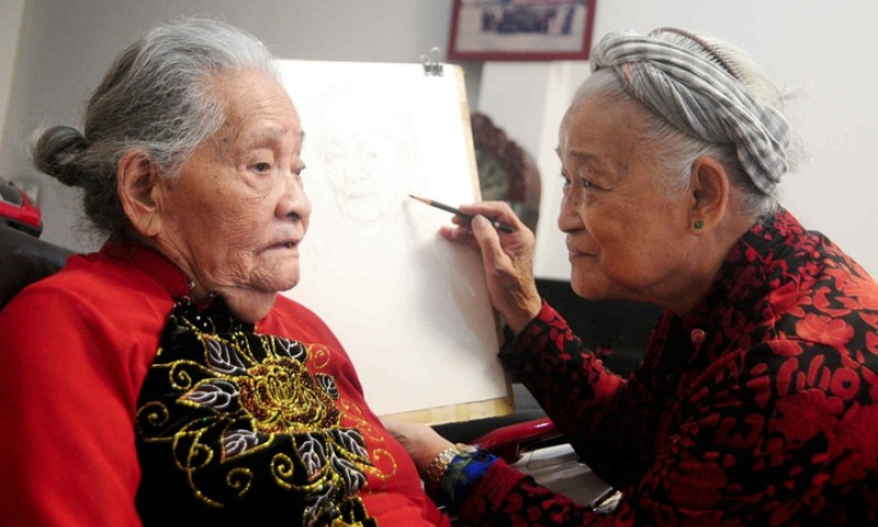 Họa sĩ Đặng Ái Việt: Tôi sẽ ngừng vẽ khi Mẹ Việt Nam anh hùng cuối cùng qua đời