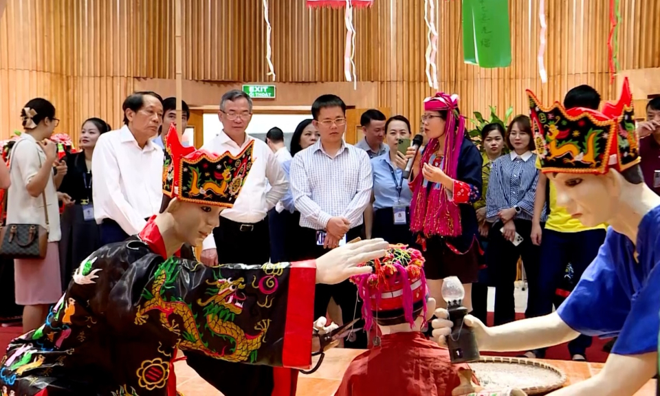 Bồi đắp giá trị văn hóa, con người thời đại mới