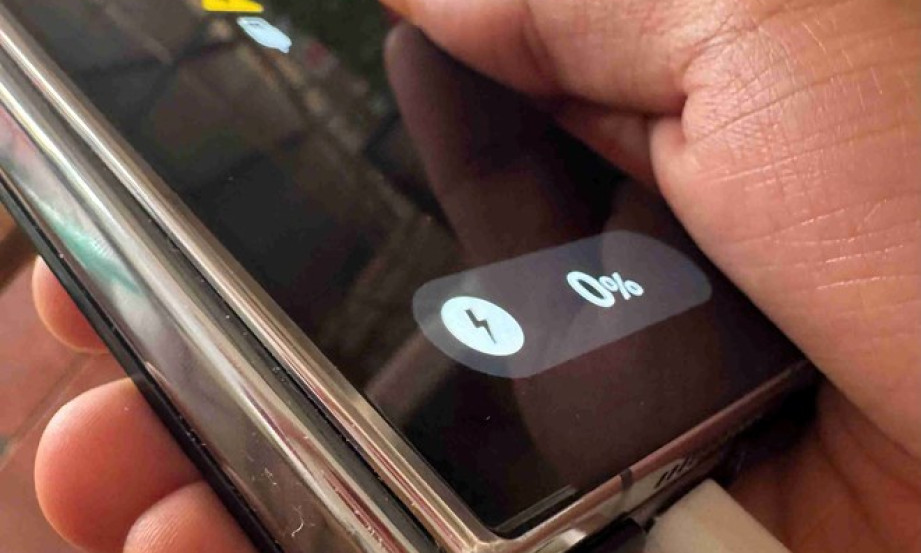 Một thanh niên ở Đắk Lắk tử vong khi sử dụng điện thoại đang sạc pin