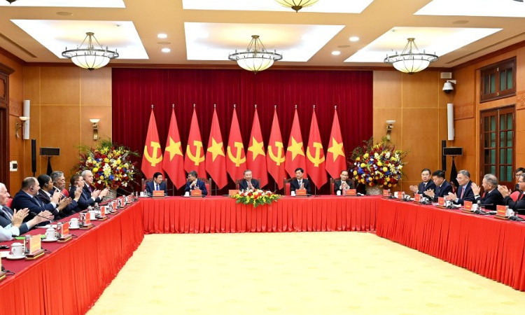 Tổng Bí thư Tô Lâm tiếp Trưởng đoàn chính đảng các nước