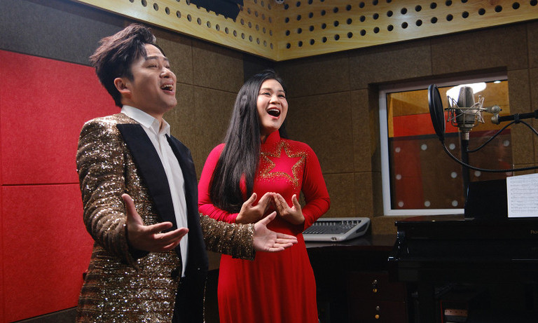 Ca sĩ Tùng Dương ra mắt dự án “Việt Nam ơi, cùng bước tới vinh quang”