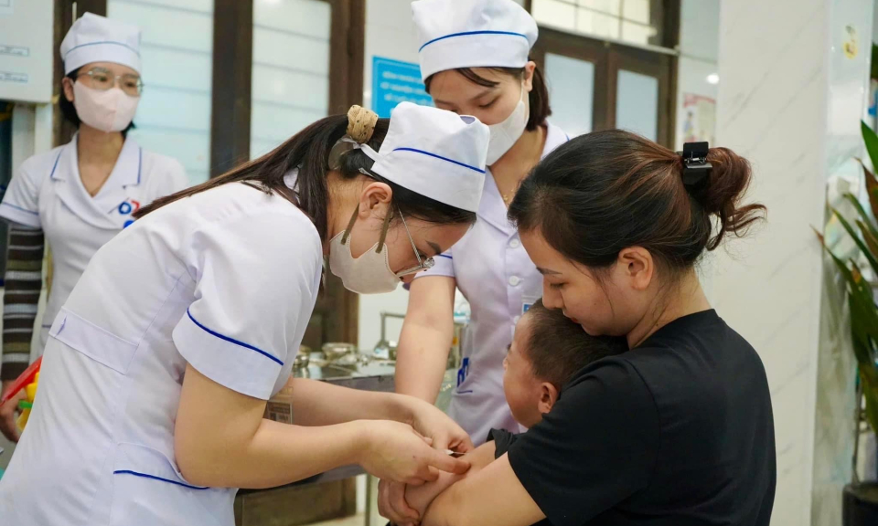 Bộ Y tế đề nghị các tỉnh, thành phố luân phiên, luân chuyển, điều động bác sĩ về trạm y tế xã