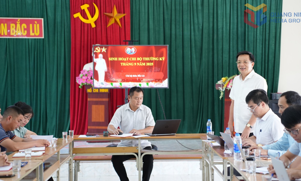 Chủ tịch Ủy ban MTTQ tỉnh dự sinh hoạt chi bộ thôn Bắc Lù, xã Điền Xá