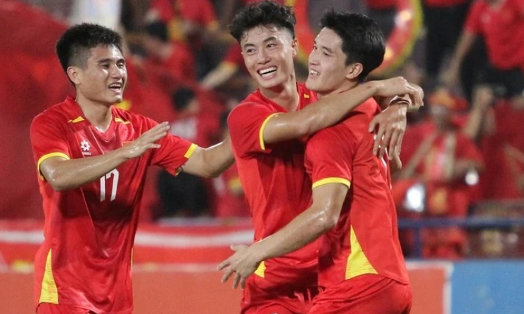 Bỏ lỡ nhiều cơ hội, U23 Việt Nam có chiến thắng nhẹ nhàng 2-0 trước Bangladesh