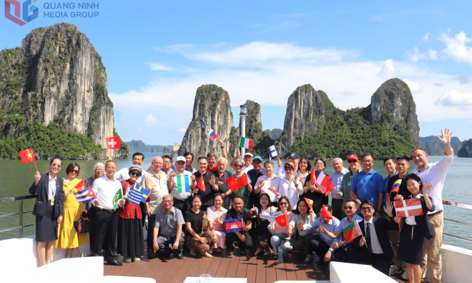 International delegation visits Quang Ninh