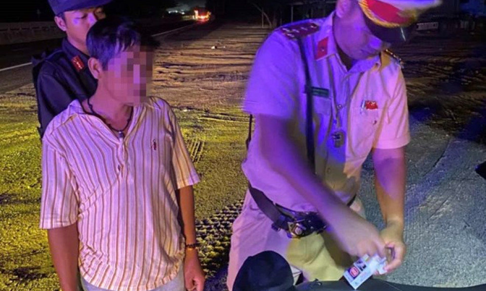 Phát hiện đối tượng tàng trữ nhiều loại ma túy trên Quốc lộ 1 ở Khánh Hòa