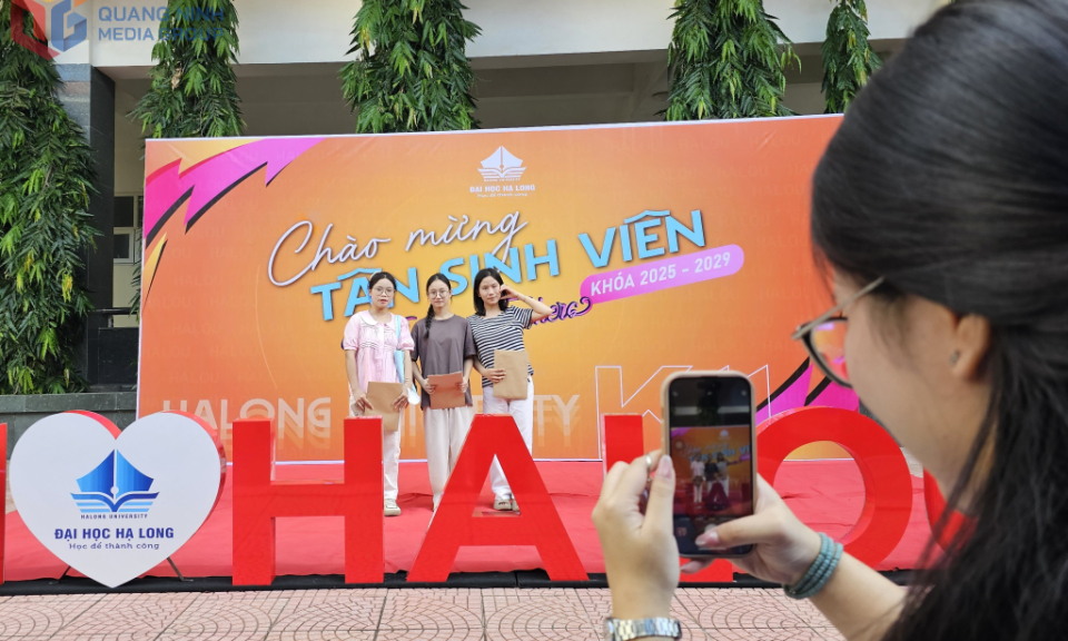 Trường Đại học Hạ Long tổ chức nhập học đợt 1 năm học 2025 - 2026
