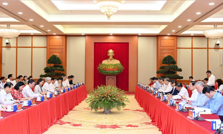 Bộ Chính trị cho ý kiến về công tác chuẩn bị Đại hội Đảng bộ Mặt trận Tổ quốc, các đoàn thể Trung ương