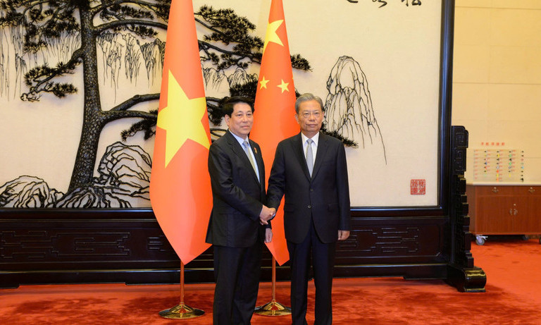 Chủ tịch nước Lương Cường hội kiến Ủy viên trưởng Nhân đại toàn quốc Trung Quốc Triệu Lạc Tế