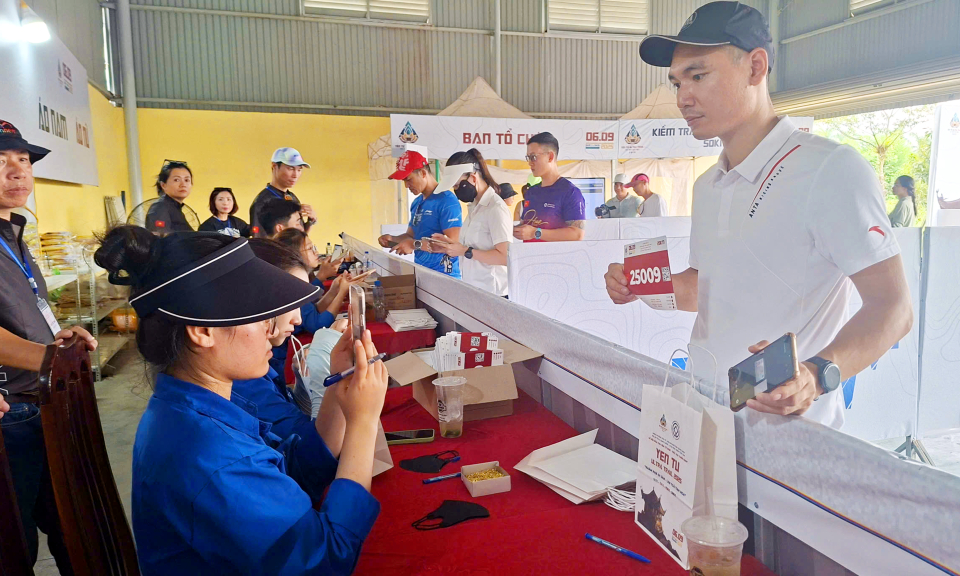 Ultra Trail Yên Tử 2025: Hàng trăm VĐV đổ về Yên Tử nhận bib 