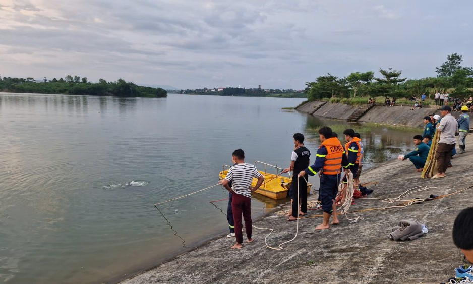 Rủ nhau ra hồ thủy lợi chơi, nam sinh lớp 8 ở Lâm Đồng đuối nước thương tâm