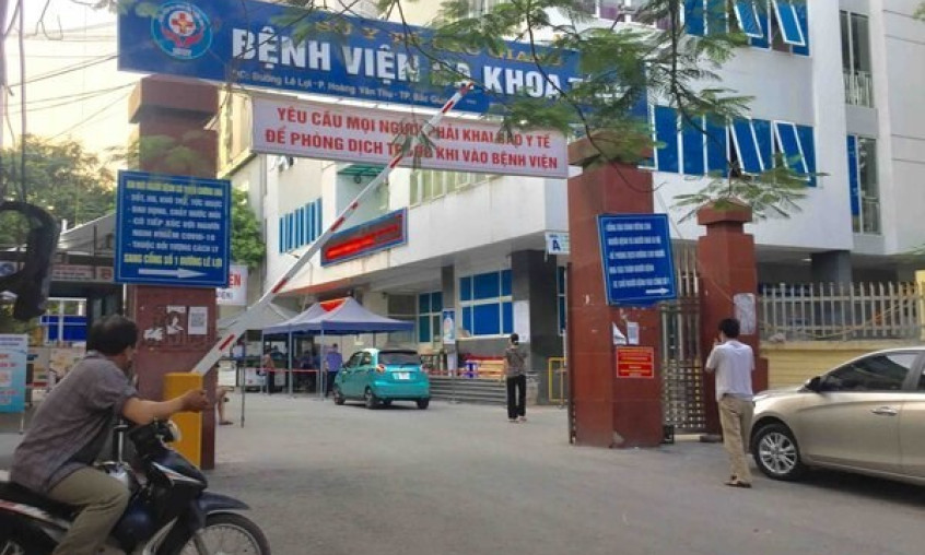 Sa thải 2 nhân viên, cảnh cáo 1 viên chức vụ xe cứu thương thu 21 triệu đồng