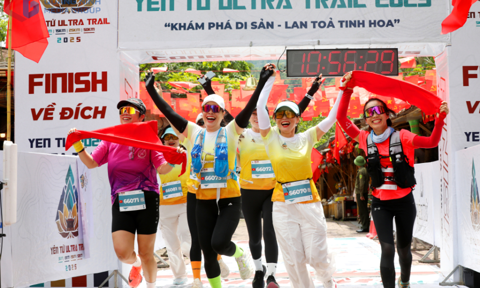 Runner hào hứng chinh phục cung đường chạy Di sản