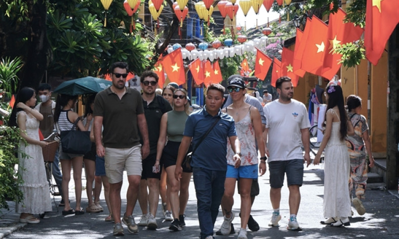 Việt Nam draws nearly 14 million foreign visitors in first eight months of 2025