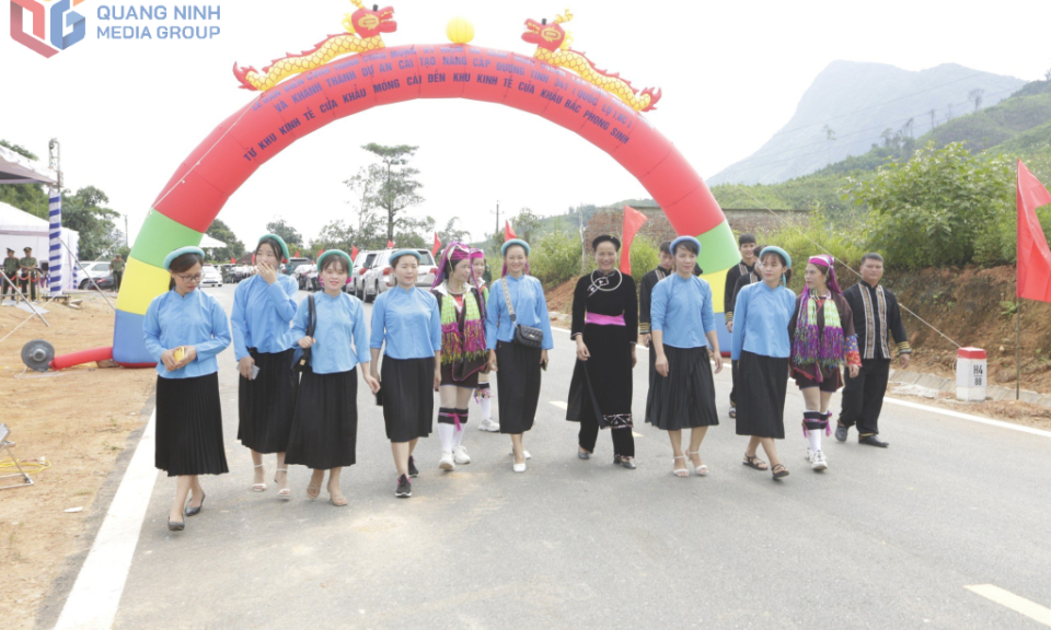 Đòn bẩy phát triển cho vùng khó