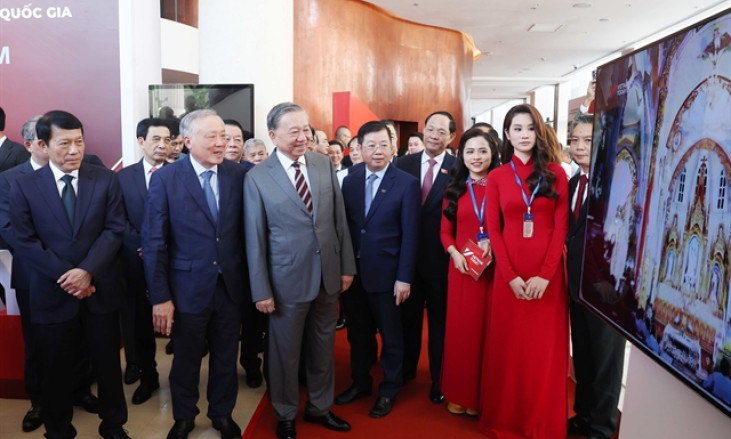 Party chief calls for comprehensive digital transformation of national television
