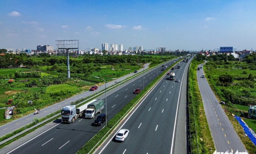 Từ 9/9 phạt xe tải đi vào làn sát dải phân cách trên 2 tuyến cao tốc