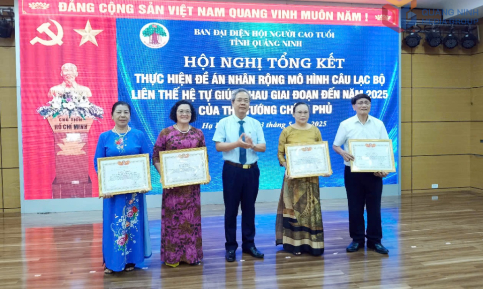 Gương sáng trong cộng đồng