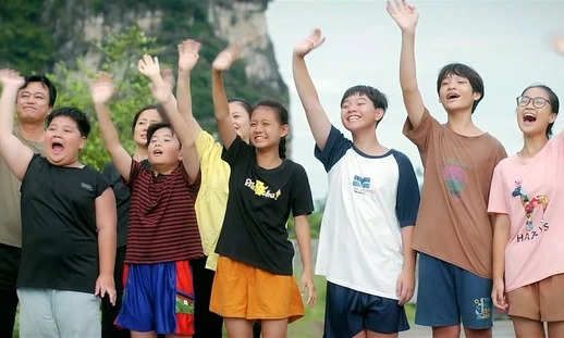 Tuổi thơ 'dữ dội' trong Cách em 1 milimet