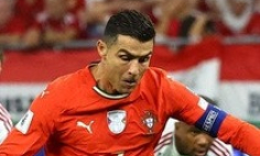 Ronaldo ghi bàn thứ 943, đưa Bồ Đào Nha tiến gần World Cup