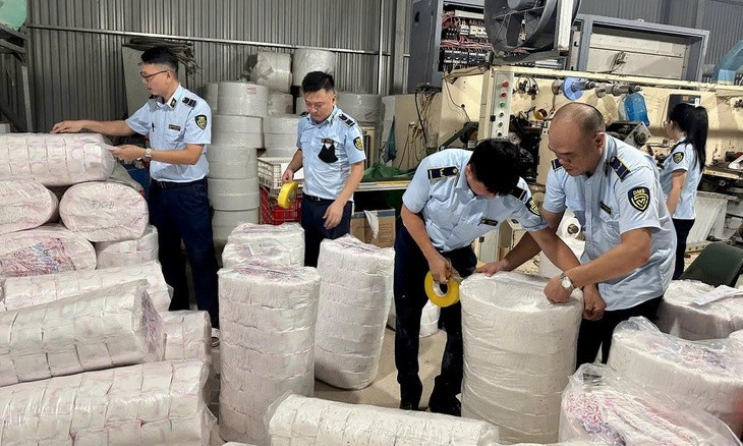 Bỉm, băng vệ sinh giả: Hiểm họa âm thầm đe dọa sức khỏe phụ nữ, trẻ em