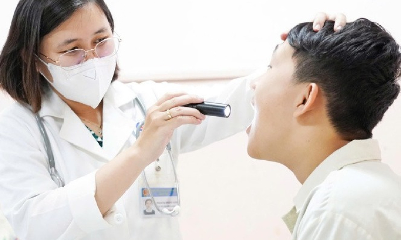 Bệnh hô hấp, tiêu hóa 'rình rập' học sinh đầu năm học mới