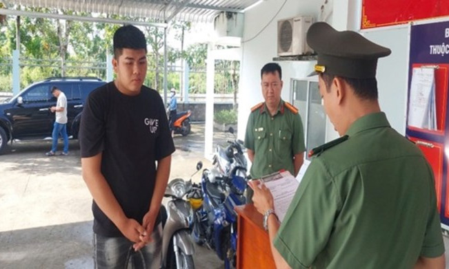 Khởi tố, bắt tạm giam đối tượng tàng trữ trái phép vũ khí quân dụng ở Đồng Tháp
