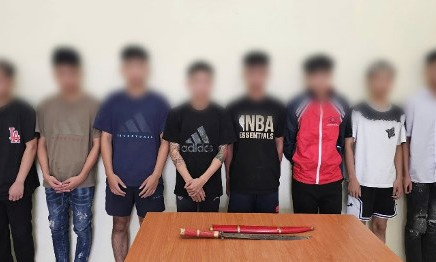 Bắt giữ nhóm thanh niên ở Hà Nội cầm hung khí đuổi đánh người đi đường
