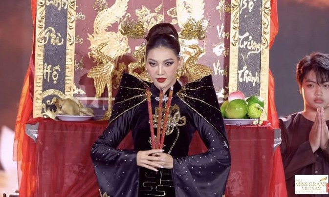 Đưa bàn thờ lên sân khấu thi hoa hậu, khán giả phản ứng mạnh