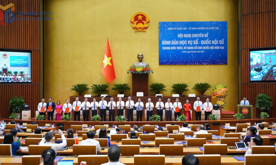 Hội nghị chuyên đề Bình dân học vụ số - Quốc hội số, khung kiến thức, kỹ năng số cho Quốc hội hiện đại