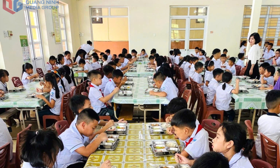 100% trường học trên địa bàn xã Đầm Hà tổ chức học 2 buổi/ngày