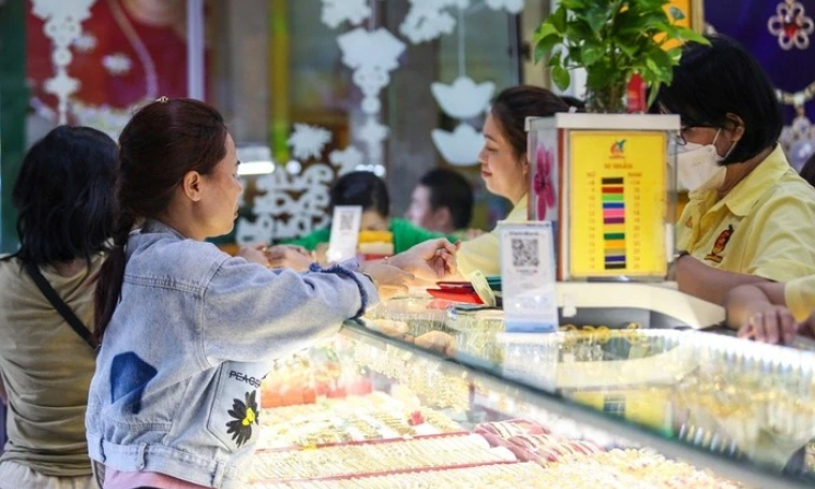 Chính phủ yêu cầu đánh thuế thu nhập cá nhân với giao dịch mua bán vàng để hạn chế đầu cơ