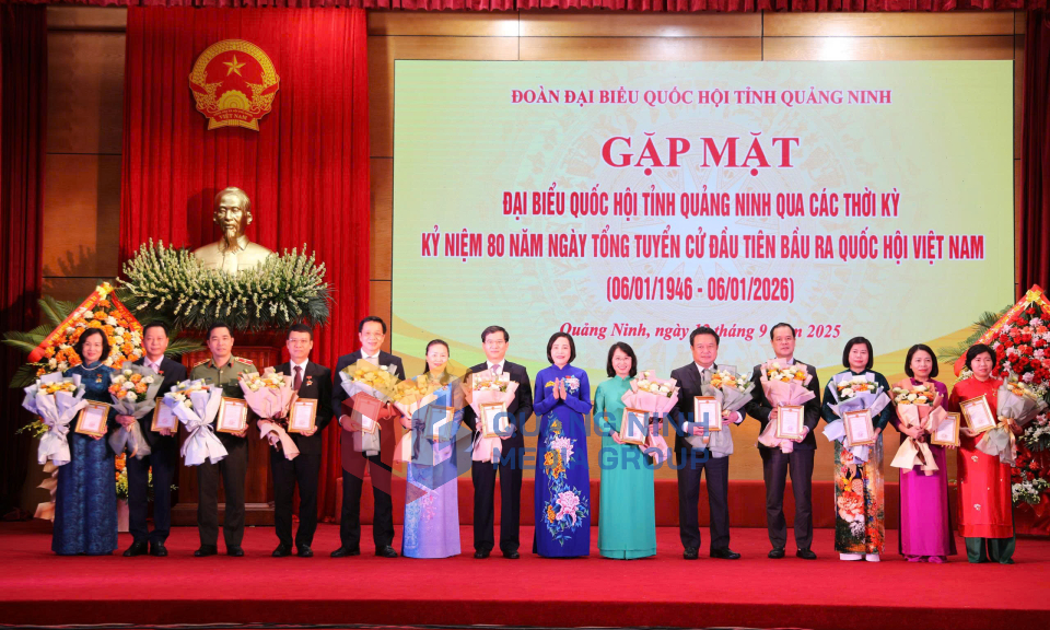 Gặp mặt đại biểu Quốc hội tỉnh Quảng Ninh qua các thời kỳ, tháng 9-2025