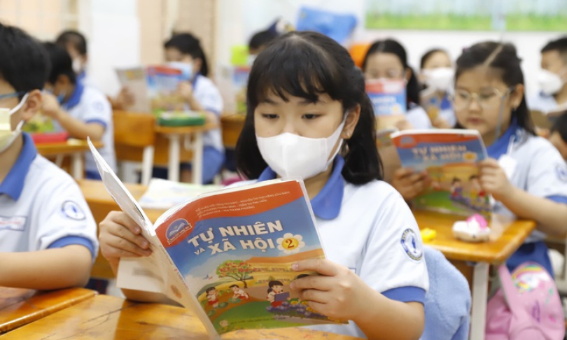 Chính phủ: Cung cấp bộ sách giáo khoa thống nhất toàn quốc từ năm học 2026-2027, miễn phí từ 2030