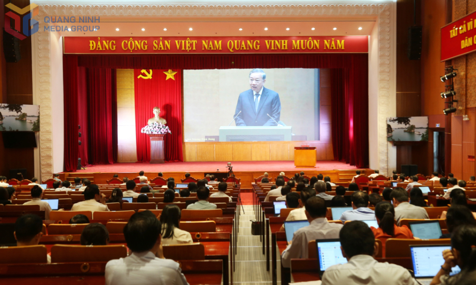 Hội nghị toàn quốc quán triệt, triển khai thực hiện 4 Nghị quyết của Bộ Chính trị