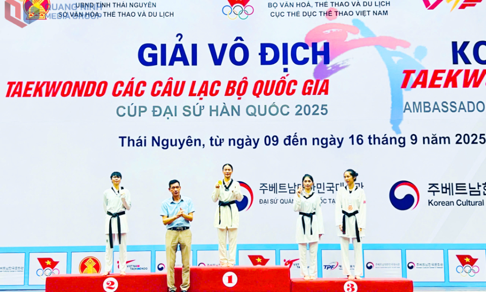 Phạm Ngọc Ánh giành HCV Vô địch Taekwondo về cho Quảng Ninh 