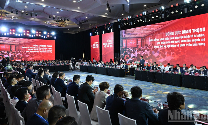Thủ tướng Phạm Minh Chính dự Diễn đàn Kinh tế tư nhân Việt Nam 2025