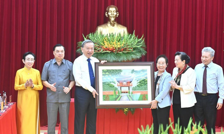 Gắn công tác khuyến học, khuyến tài với mục tiêu phát triển con người Việt Nam toàn diện