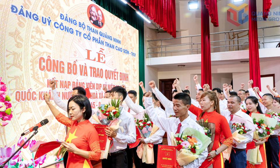 Phát triển Đảng trong công nhân mỏ 