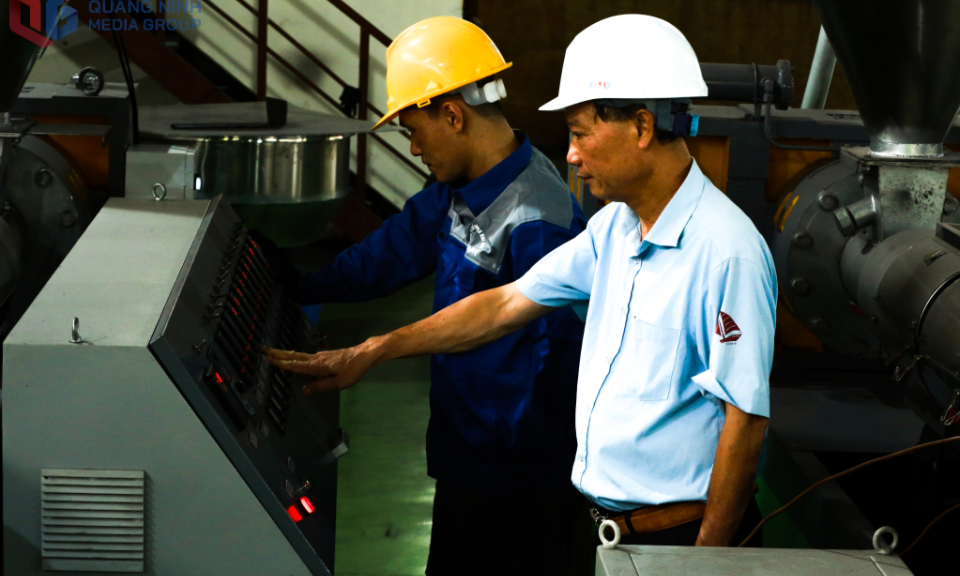 Phạm Thọ Cừ - Đảng viên tiêu biểu ở Công ty Cơ khí Hòn Gai