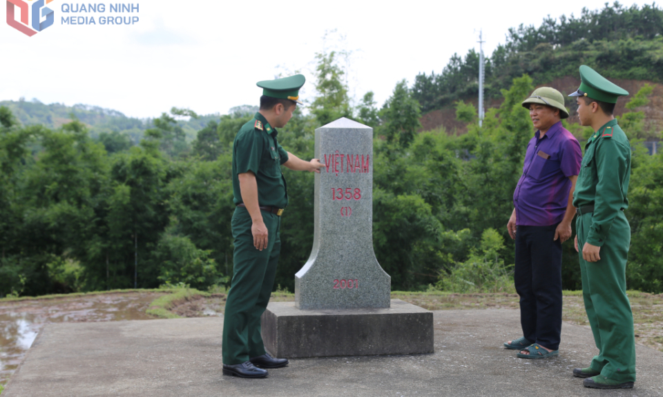 Những “cột mốc sống” nơi biên cương