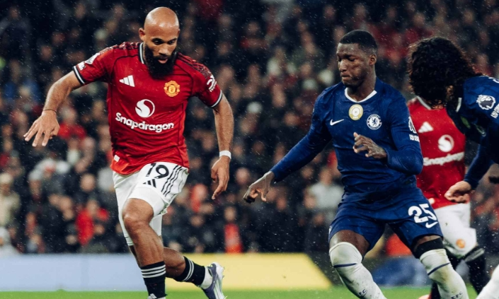 Man United đánh bại Chelsea trong trận cầu có 2 thẻ đỏ