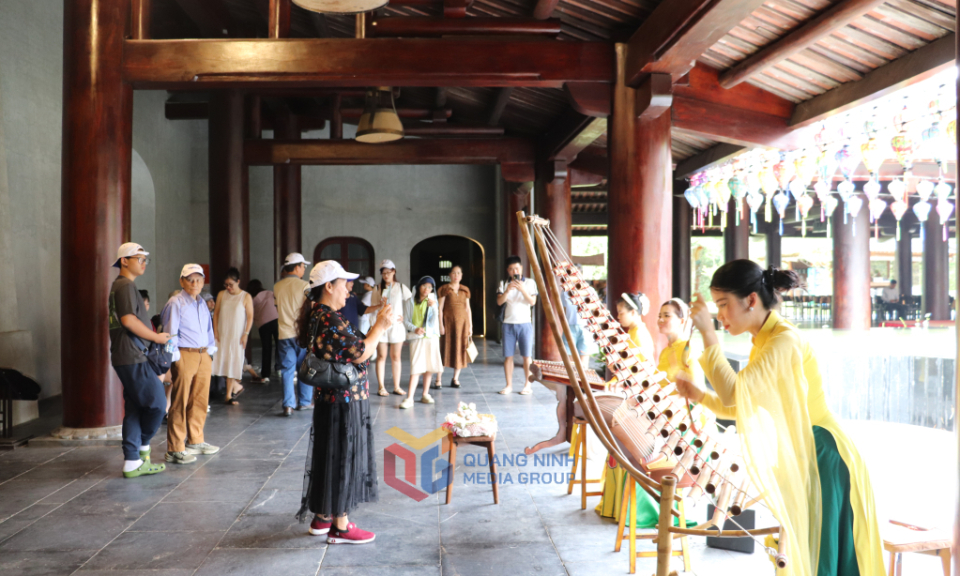 Seminar on Ha Long bay - Yen Tu tourism: “One journey - two heritages”