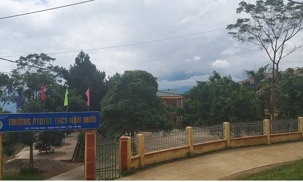 Sập cột trụ cổng trường học ở Lào Cai khiến hai anh em ruột tử vong