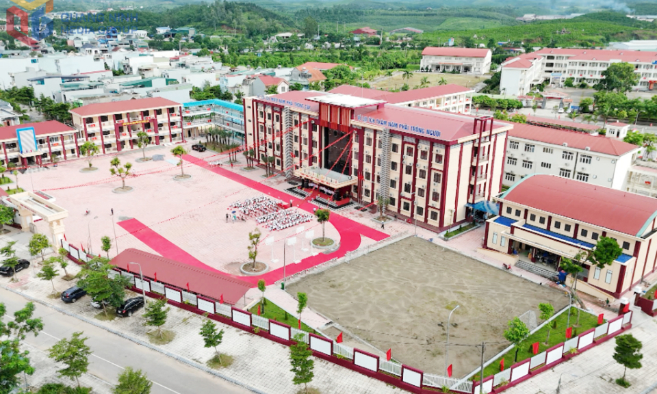 Tiếp sức cho giáo dục vùng khó